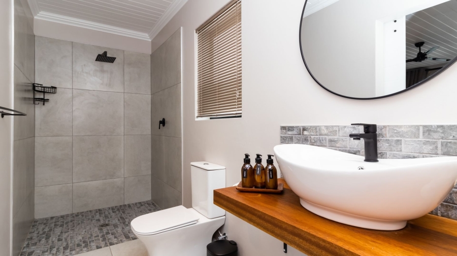 9 Bedroom Property for Sale in Westcliff Western Cape
